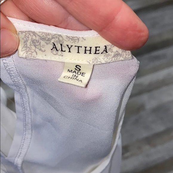 Women’s Alythea Winged Keyhole White Blouse - SM - Picture 3 of 8